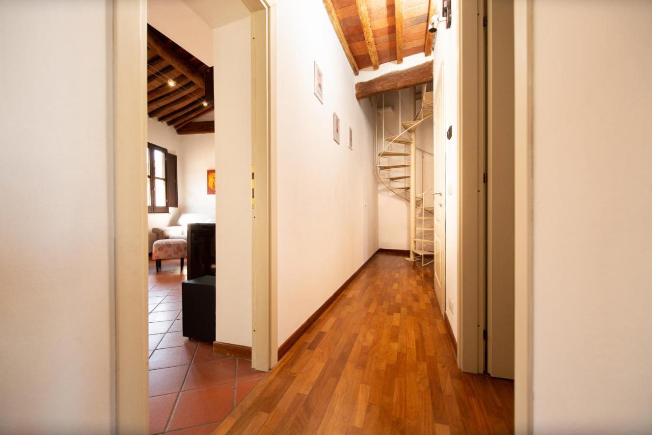 לוקה Serena Apartment, Cosy Close Center Town מראה חיצוני תמונה