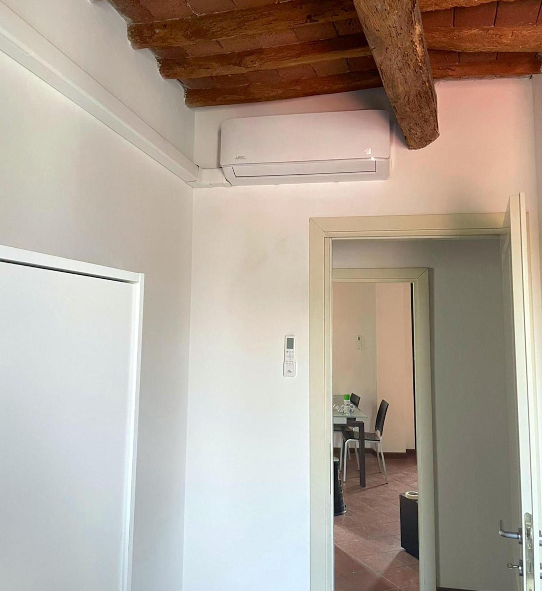 לוקה Serena Apartment, Cosy Close Center Town מראה חיצוני תמונה